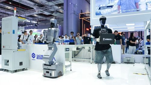 越疆超級(jí)工廠方案 多形態(tài)機(jī)器人與數(shù)據(jù)反哺雙擎驅(qū)動(dòng)，領(lǐng)跑工業(yè)智能數(shù)據(jù)處理新范式